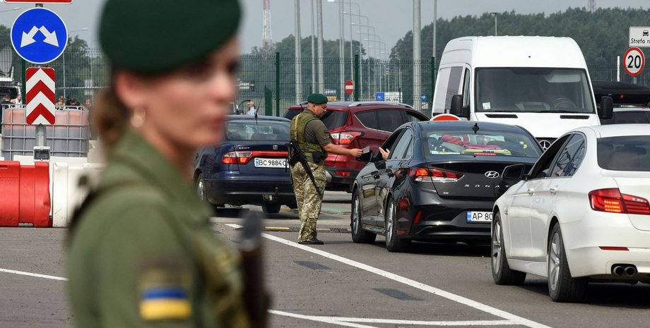 Кого же женщин могут не пустить за границу