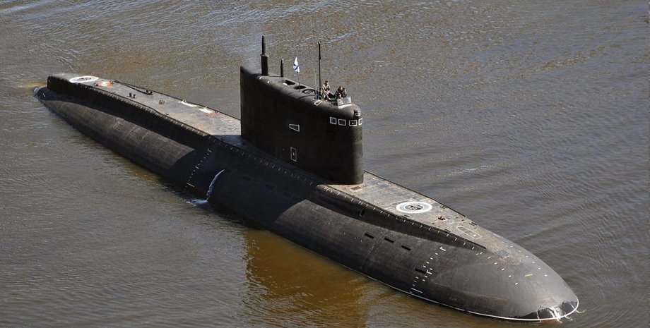 Субмарина проєкту 636 "Варшавянка" (Improved Kilo) Субмарину "Варшавянка" сплила на поверхню