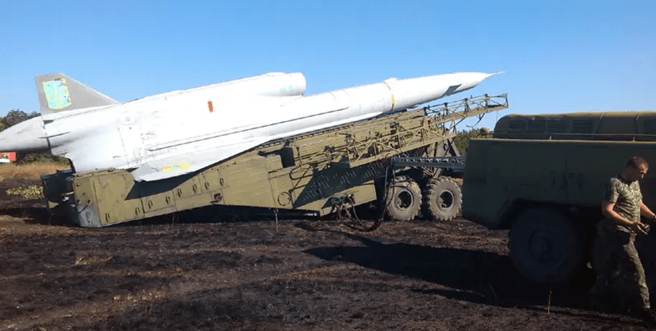 Дроны Ту-141/143