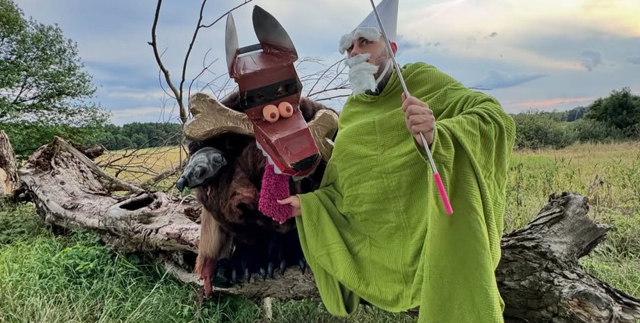 блогер, Crawly, TikTok, гном, трэш-стример, трэш-видео, Crawly Possessed