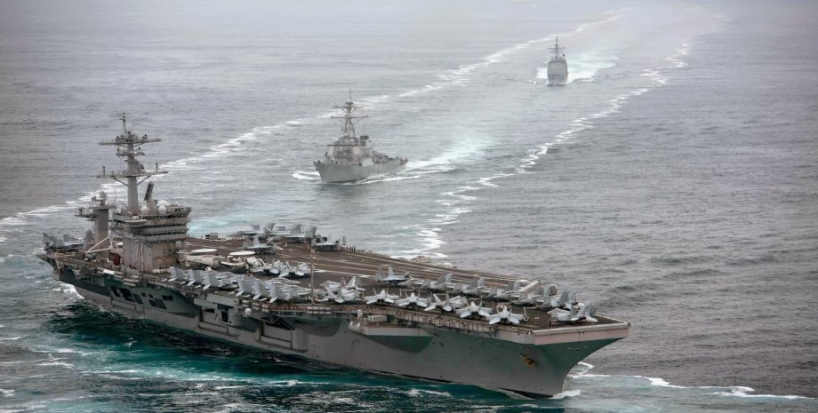 Американский авианосец USS Theodore Roosevelt