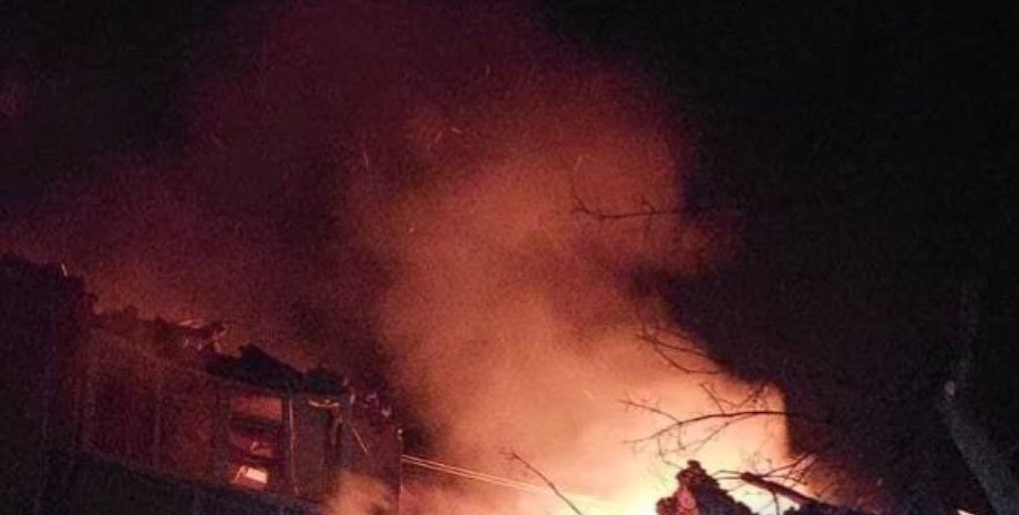 Харьков, жилой дом, ВС РФ, пожар, обстрел, попадание, война в Украине