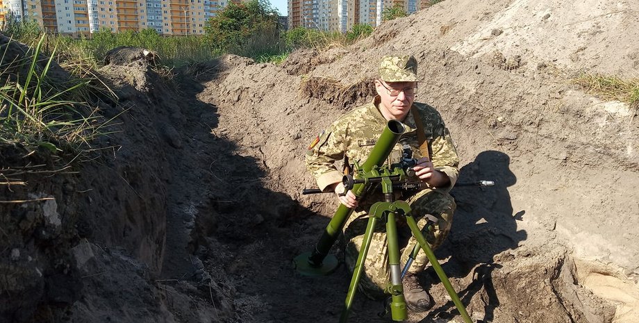 учения ТрО - Евгений Лешан с минометом