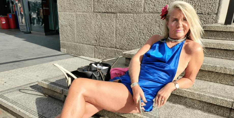 60-річна британська модель 60-річна британська модель, гламурна модель, занадто гламурна, мучила сусідів, модель отримала штраф, втратила будинок, судова заборона