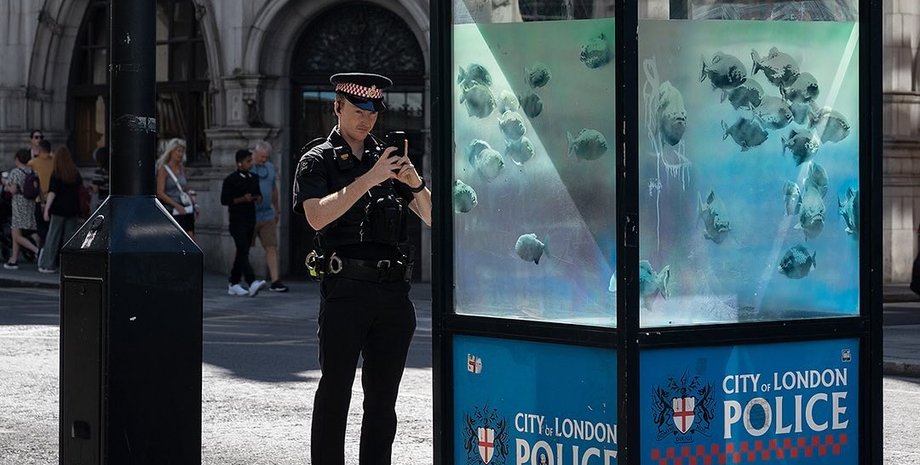 Бэнкси, аквариум с пираньями, новая работа