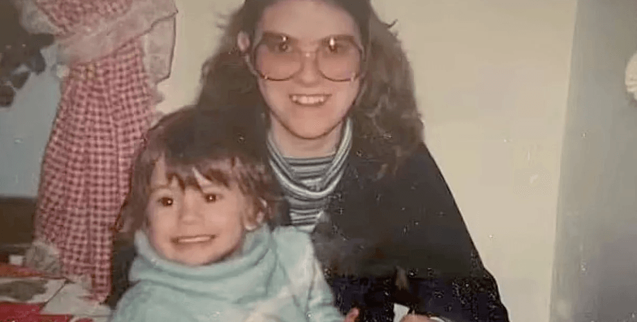 Пропавшая 39 лет назад девочка, мама пропавшей девочки, семья, мать и дочь, пропал ребенок, поиск ребенка, девочка пропала 39 лет назад