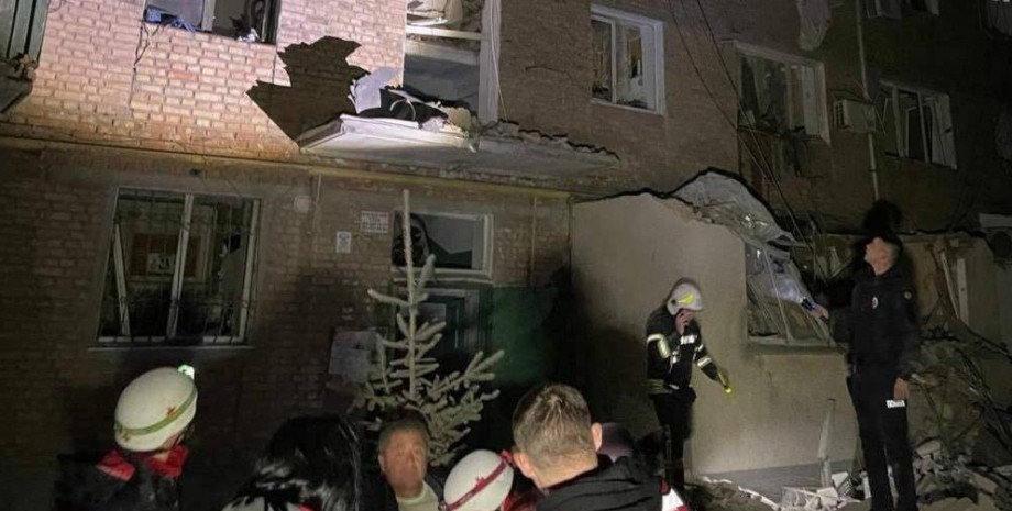 Обстрел Николаева, разрушили пятиэтажку, обстрел жилых домов, Александр Сенкевич, удар по Николаеву