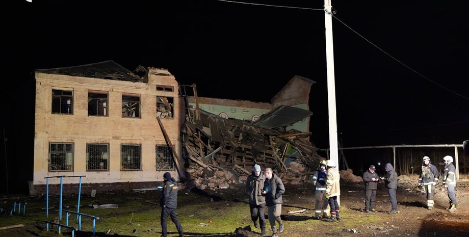 ДСНС, Харків, школа, руйнування, обстріл, війна в Україні, фото