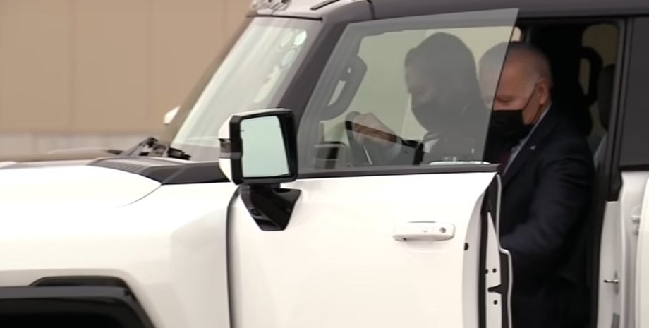 Джо Байден в Хаммере, Джо Байден, GMC Hummer EV, электромобиль Hummer