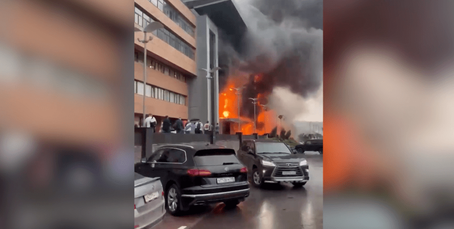 Пожар в офисном центре "Гранд Сетунь Плаза", эвакуация из горящего здания