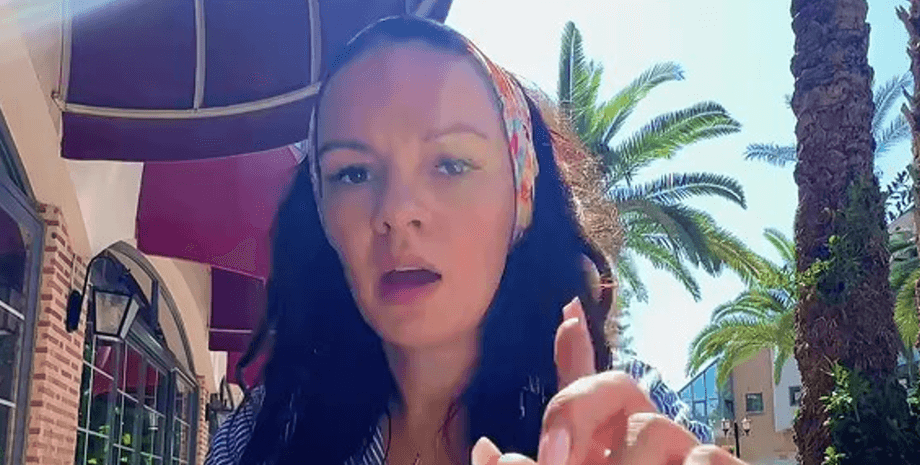 Власниця туристичної агенції Atlantis Travel