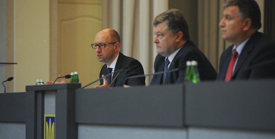 Арсен Аваков, Петр Порошенко, Арсений Яценюк / Фото: Пресс-служба Кабмина