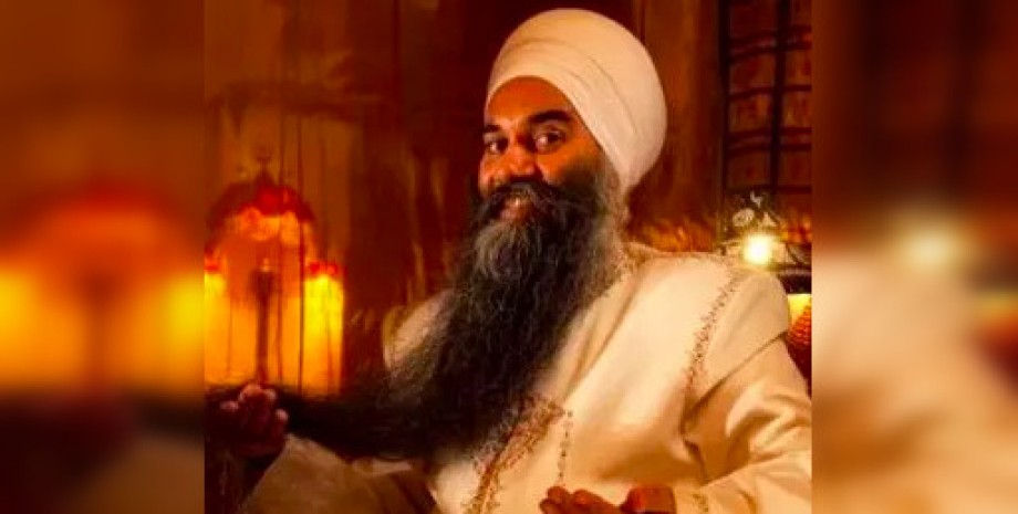 Житель Канады Сарван Сингх, самая большая борода, самая большая борода длина