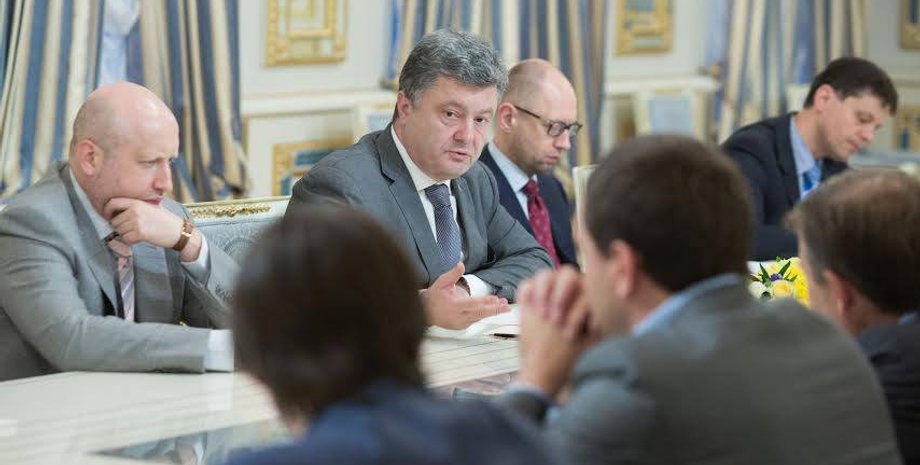 Турчинов, Порошенко, Яценюк / Фото пресс-службы президента