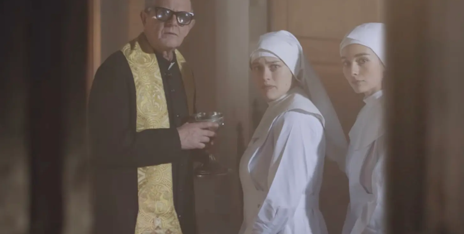 Скандал из-за рекламы чипсов в Италии, маркетинговый ход, Италия, унижение Христа, оскорбление чувств верующих, видео