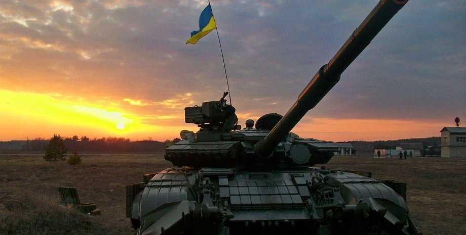 Украинский танк / Фото пресс-центра АТО
