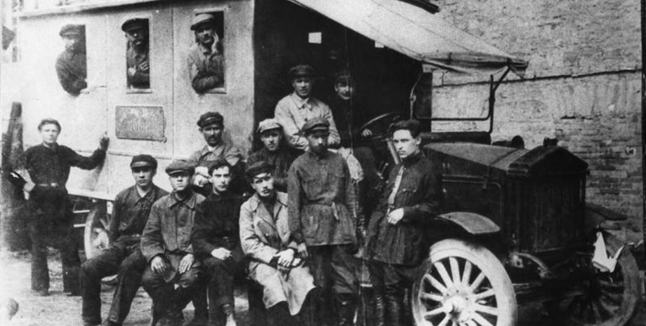 первый украинский автобус, украинский автобус, Каменецкий мотор