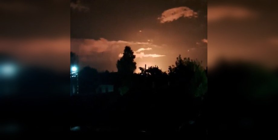 Начался пожар на ГНПС "Унеча" в Брянской области РФ и это может повлиять на нефтяные возможности россиян, свидетельствуют фото NASA