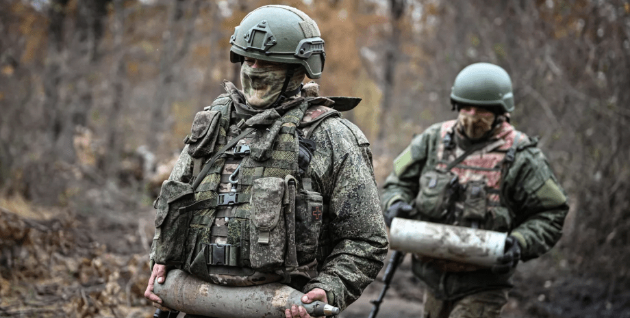 Selon le commandant adjoint du 3e OSHB, les troupes russes font constamment d'as...