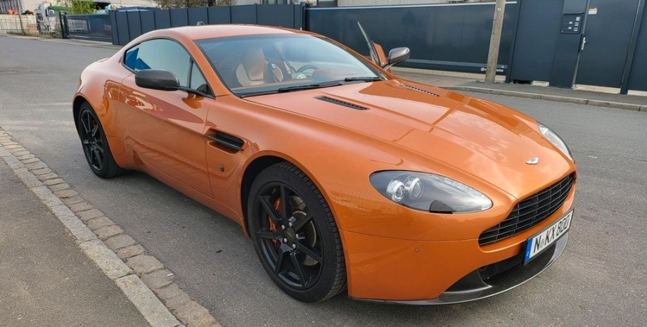 Aston Martin V8 Vantage, Aston Martin V8, суперкар Aston Martin