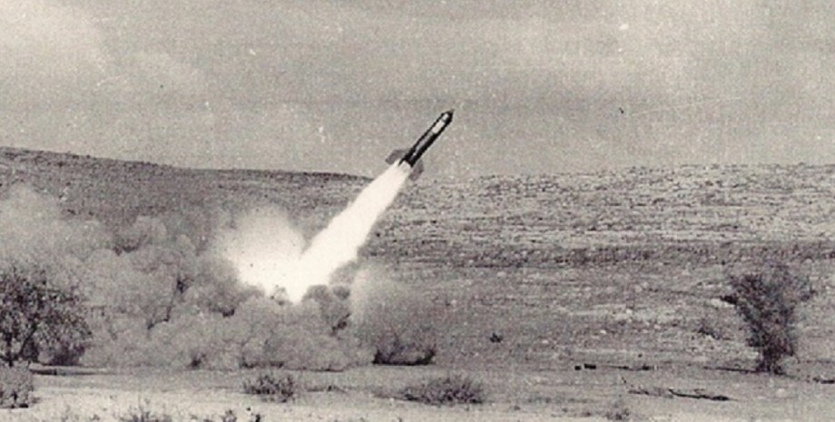 запуск ракеты, израильская ракета, ракета зеев, зеев