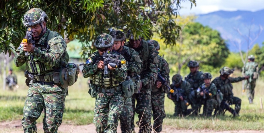 армия колумбии, колумбийские военные, картели в колумбии, наркокартели в колумбии, густаво петро, кланы в колумбии, ситуация в колумбии