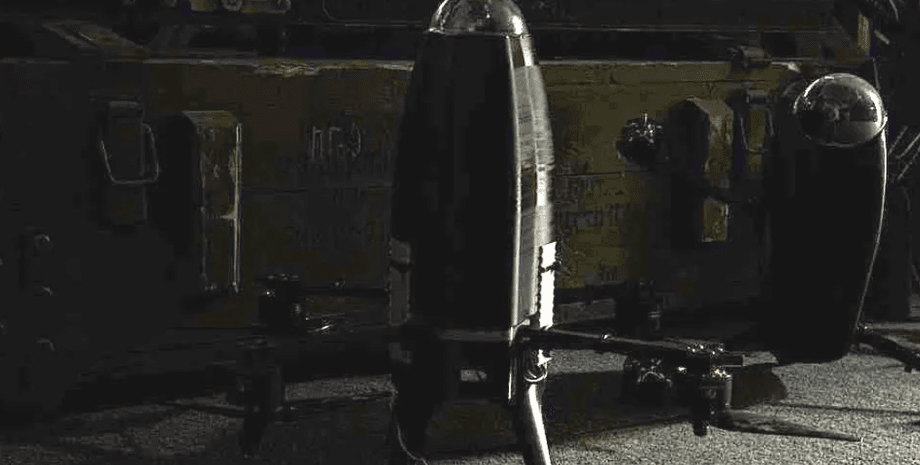 Sting є класичним квадрокоптером з великим куполом, де встановлені боєголовка і камера