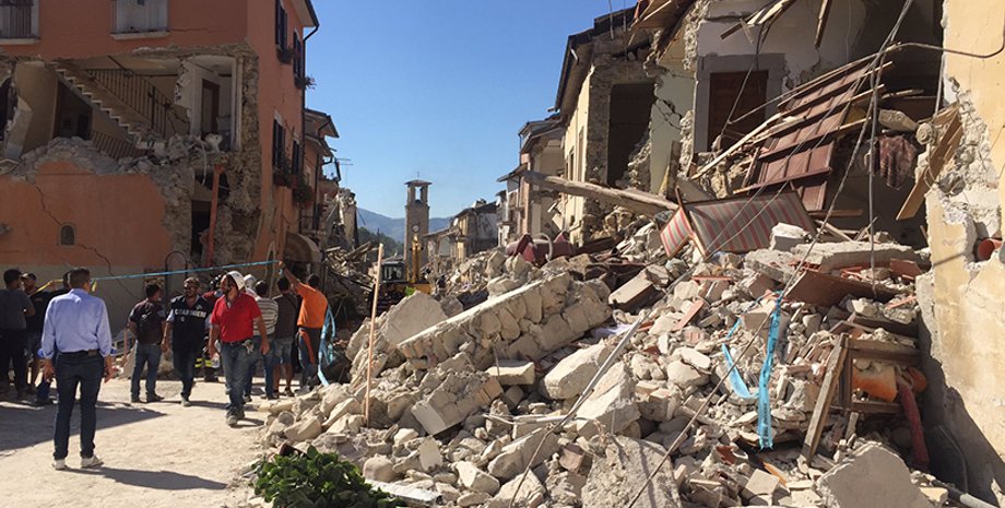 Разрушенный Аматриче / Фото: twitter.com/emmamurphyitv