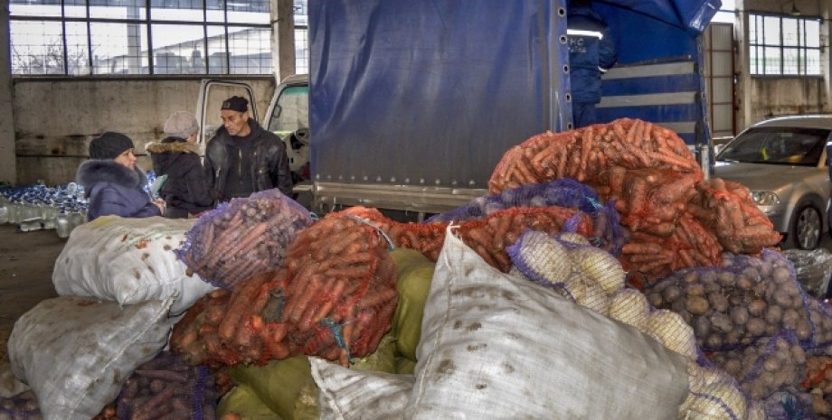 Гуманитарная помощь от Украины Донбассу / Фото: сайт президента Украины