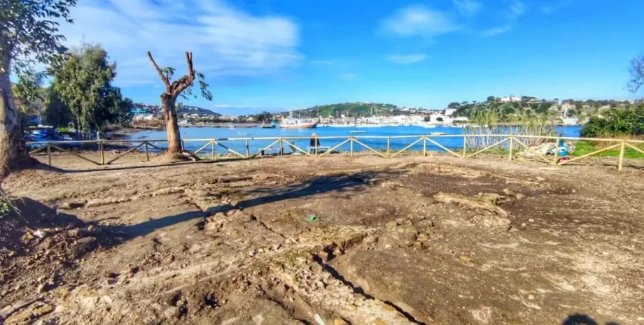 Римская вилла Мизено, археологическое открытие, извержение Везувия, Плиний Старший, Неаполитанский залив, римский флот, вулканическая активность, исторические раскопки