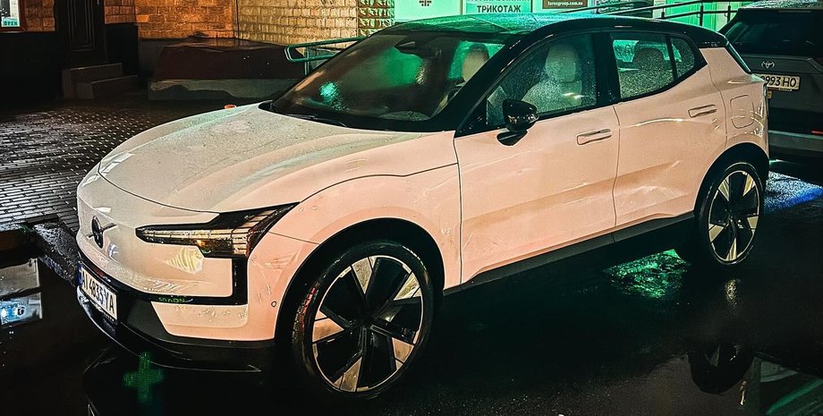 Volvo EX30, новий Volvo EX30, Volvo EX30 2024, електромобіль Volvo, кросовер Volvo, кросовер Volvo