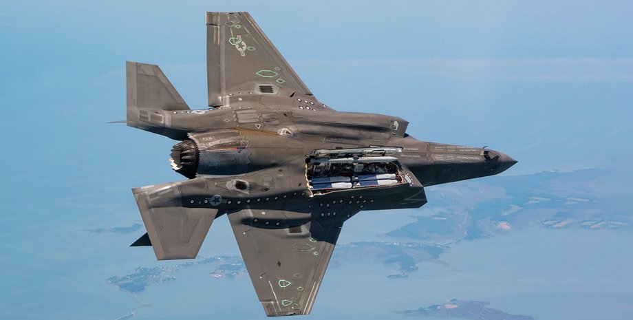 Винищувач F-35B, авіація, літак, борт, винищувач