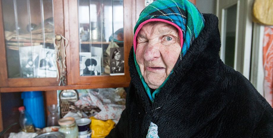 Жительница Опытного, которая не смогла выйти на улицу за продуктами. Гуманитарку ей принесли домой