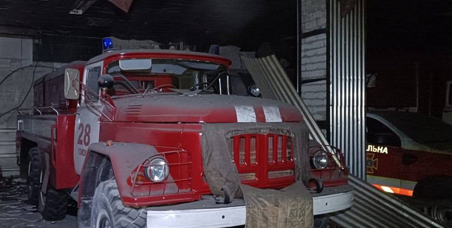 ГСЧС, пожарный автомобиль, обстрел, Изюм