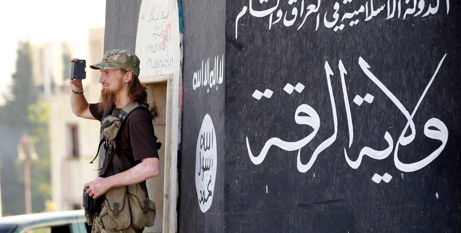 Боевик ИГИЛ / Фото: rihabnews.com