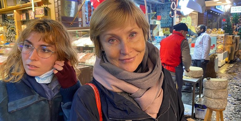 російські телеведучі масово покидають росію, російські журналісти масово звільняються, дружина агалакова, вадим глускер