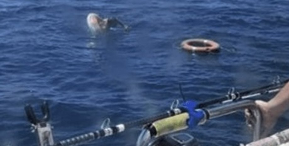 море, мужчина, надувной круг, Тайвань