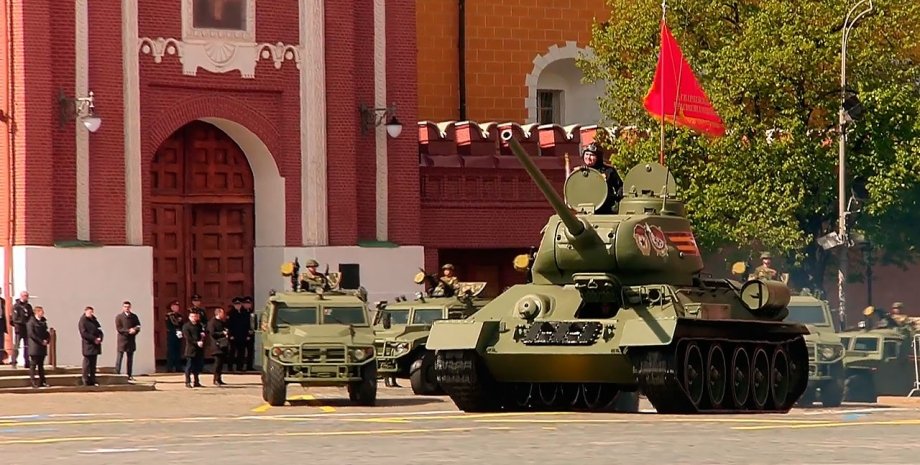 L'esercito della Federazione Russa è già tornato al vecchio T-62 e anche al T-55...