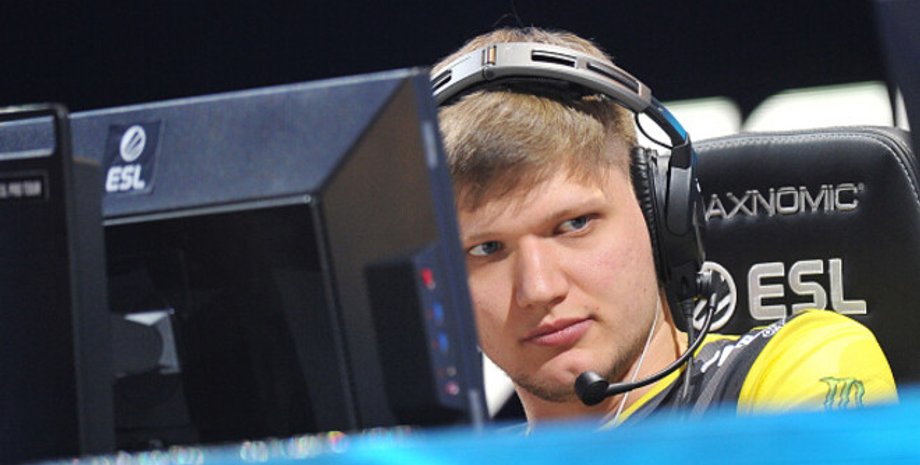 Кіберспортсмен Олександр Костилєв