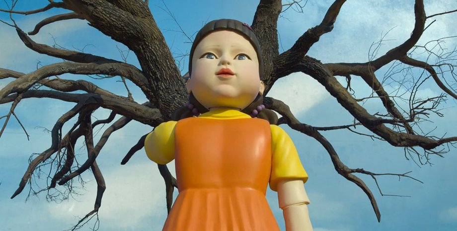 игра в кальмара, сериал, кукла, Донецк, статуя