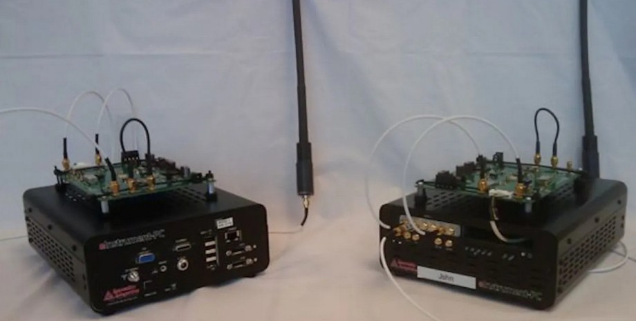 аппараты передачи радиосигнала Data Matrix Solutions, CloakCom, передача данных, радиопереговоры