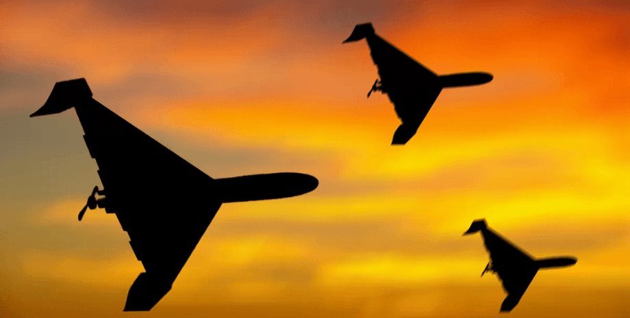 Дроны-камикадзе "Шахед" ВС РФ группа дронов-камикадзе "Шахед" ВС РФ в полете