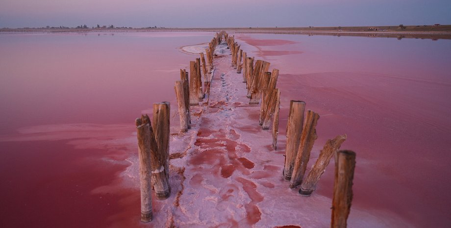 Лемурийское озеро, розовая вода
