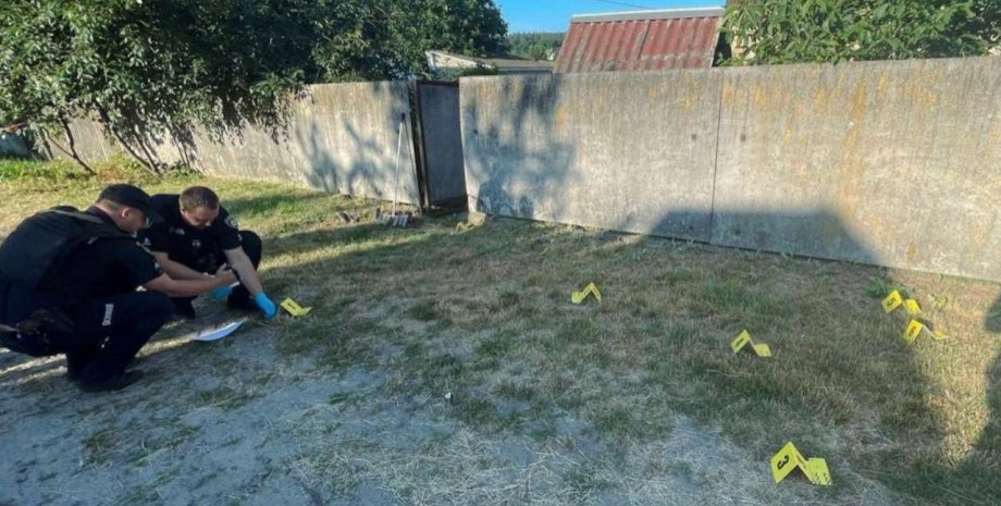 Полиция на месте происшествия Полиция в селе Михайловка-Рубежовка Киевской области