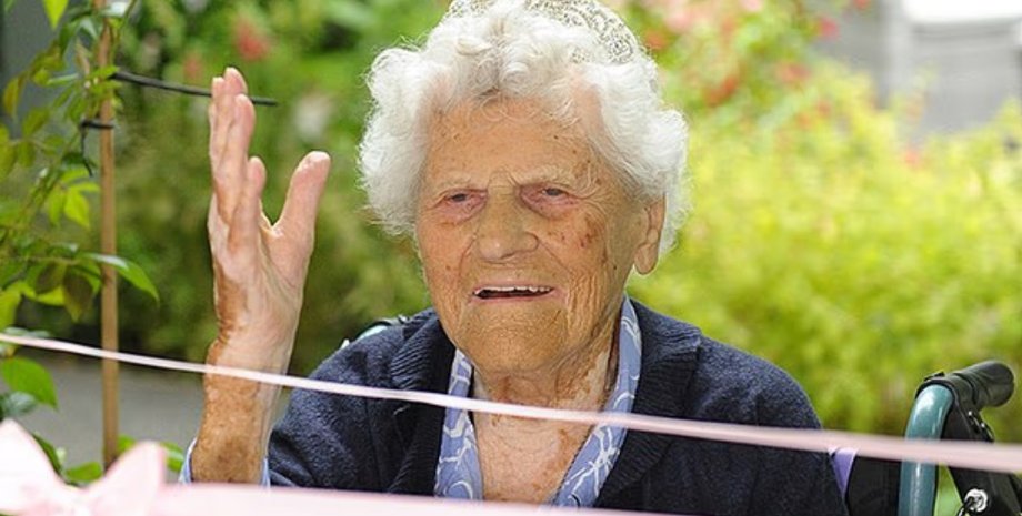 Юбилей женщина провела в доме престарелых в доме престарелых