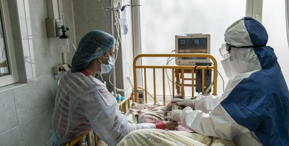 В Україні від коронавірусу за добу помер 561 пацієнт