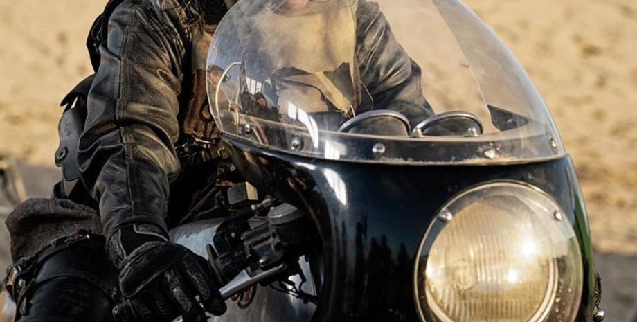 Ельза Патакі, грімм, екранний образ