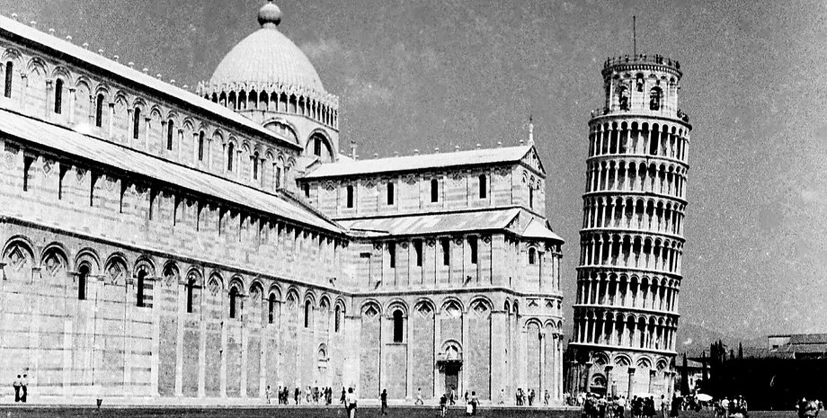 Пізанська вежа у 1975 році Пізанська вежа нахилилася