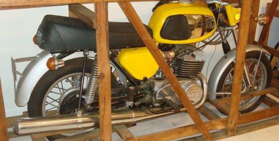 MZ TS 250 1976, MZ TS 250, мотоцикл MZ, байк MZ, капсула времени