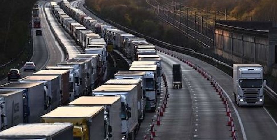 Транспортная блокада блокада, блокада границы, перевозчики, фуры, грузовики, очередь на границе